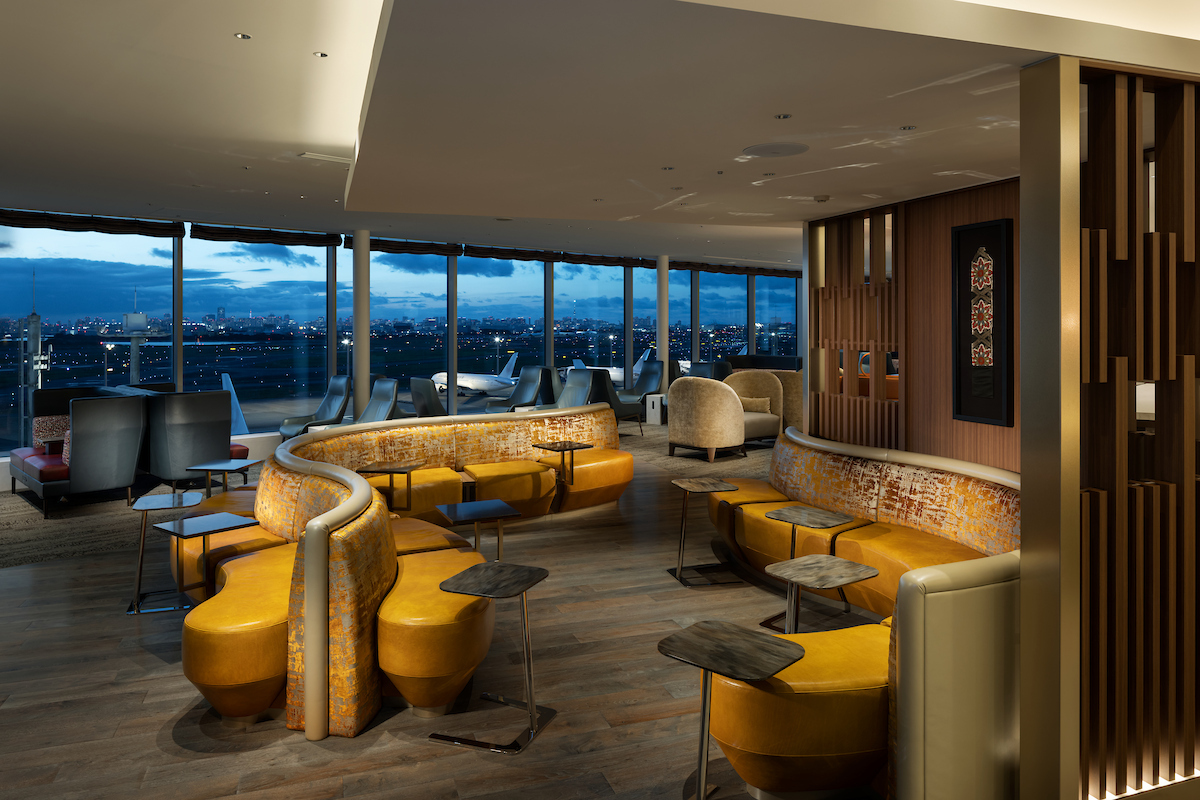 Delta Sky Club at HND